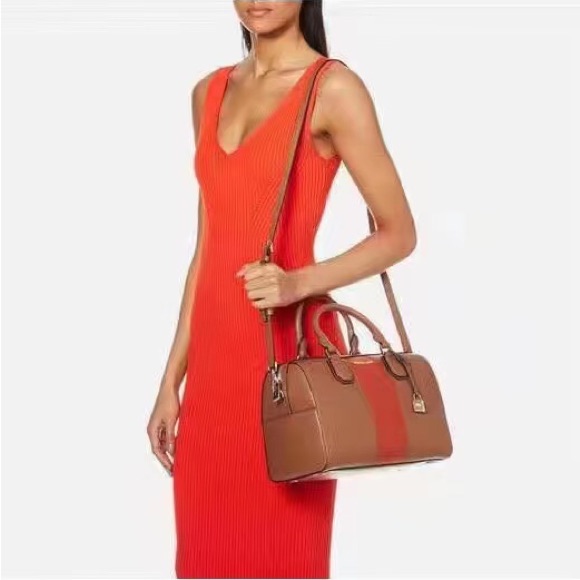 Nwt Michael Kors Womens Center Stripe Mercer Medium Duffel Acorn/Orange One Size